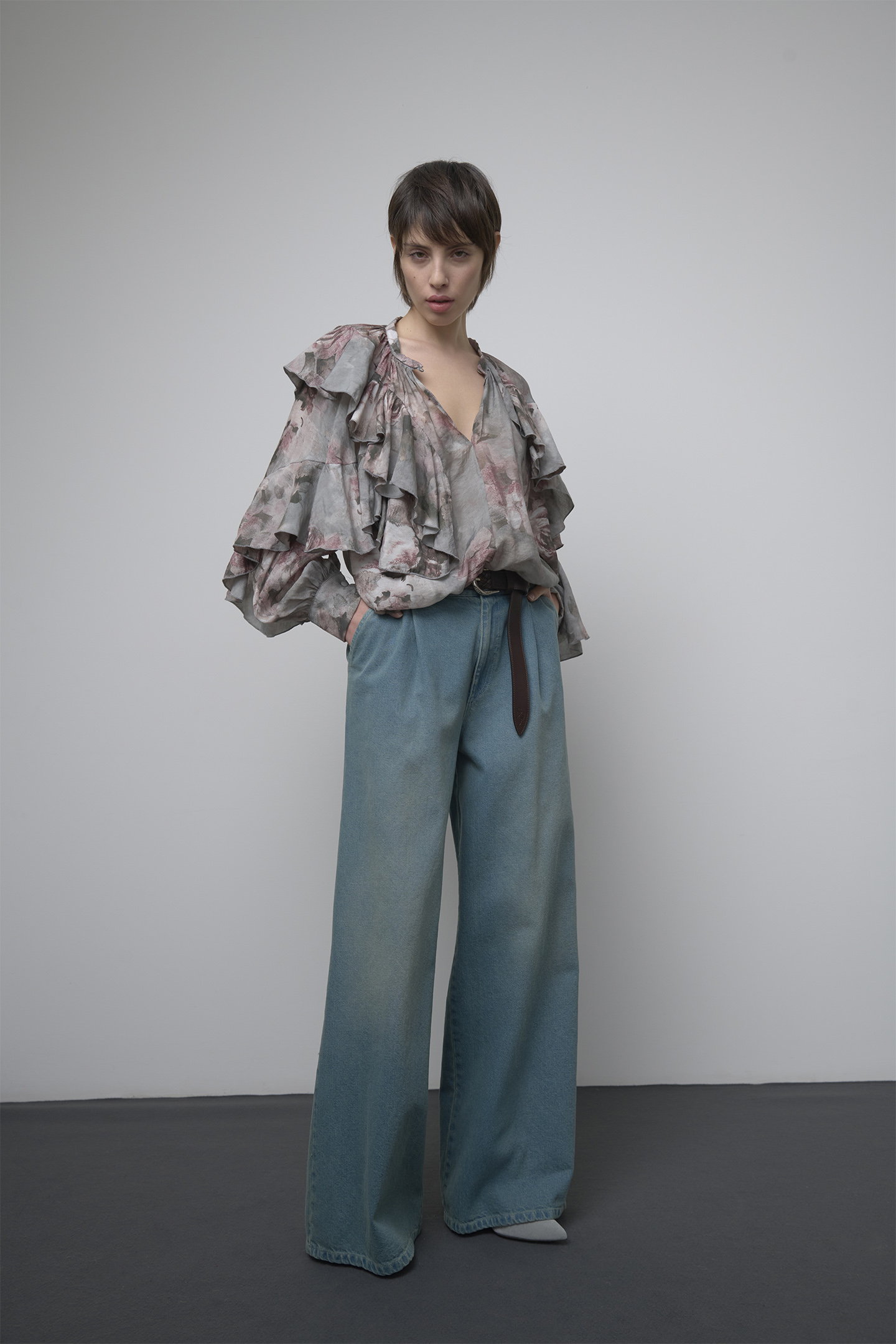 BLUSA IN VISCOSA CON STAMPA FLOREALE - immagine 2