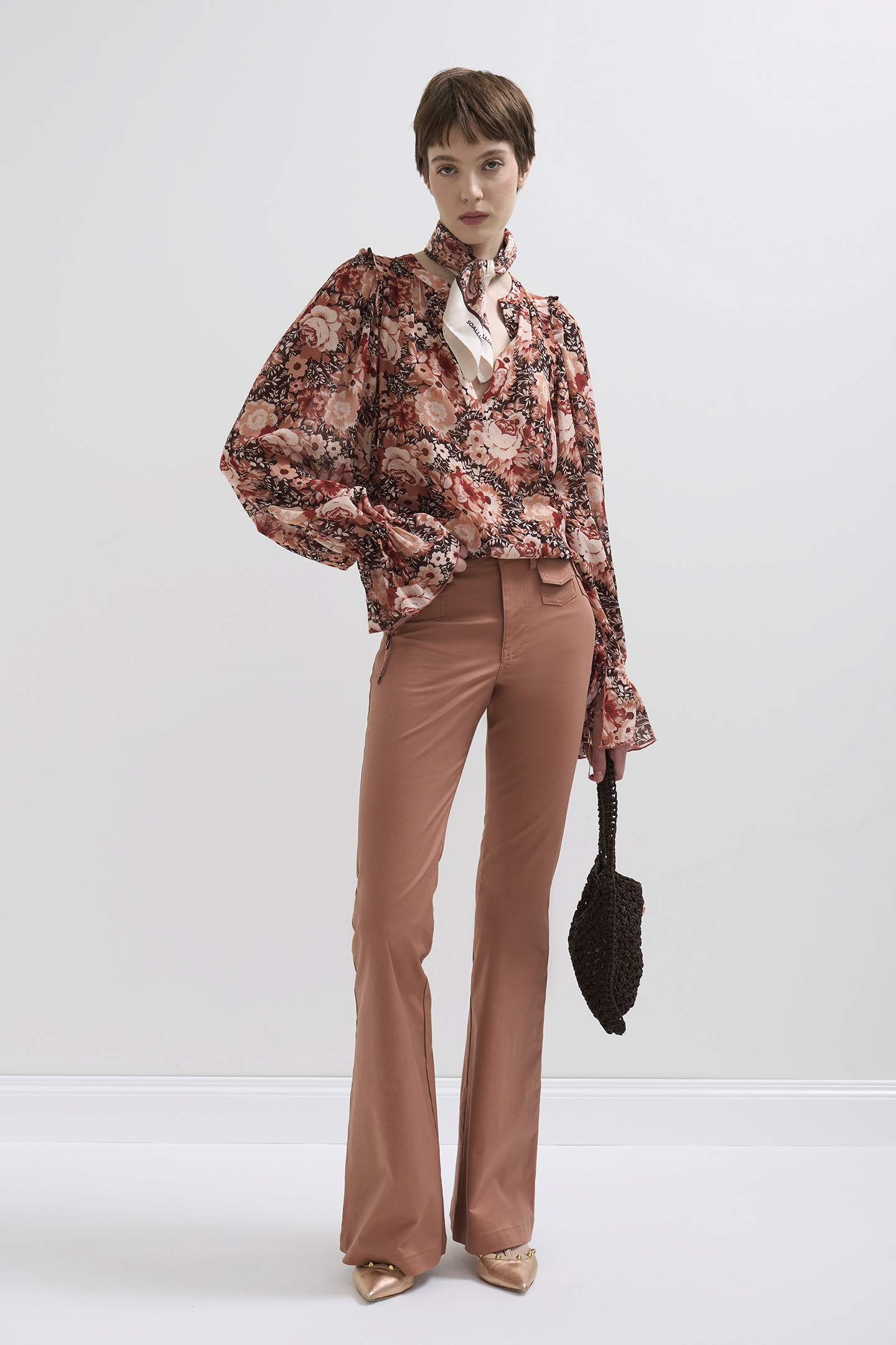 BLUSA FLUIDA CON MOTIVO FLOREALE - immagine 2
