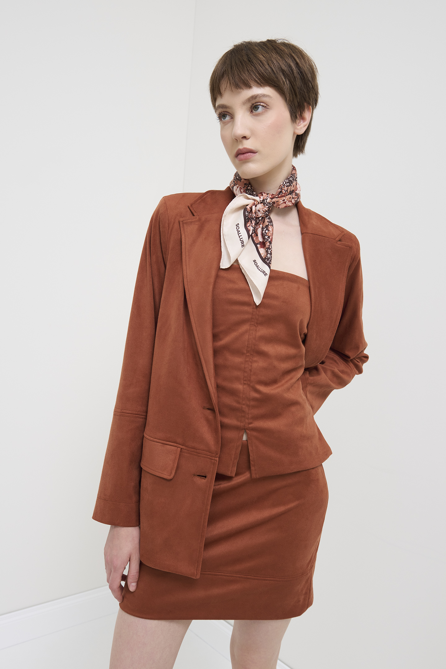 FOULARD IN VISCOSA MOTIVO FLOREALE - immagine 3