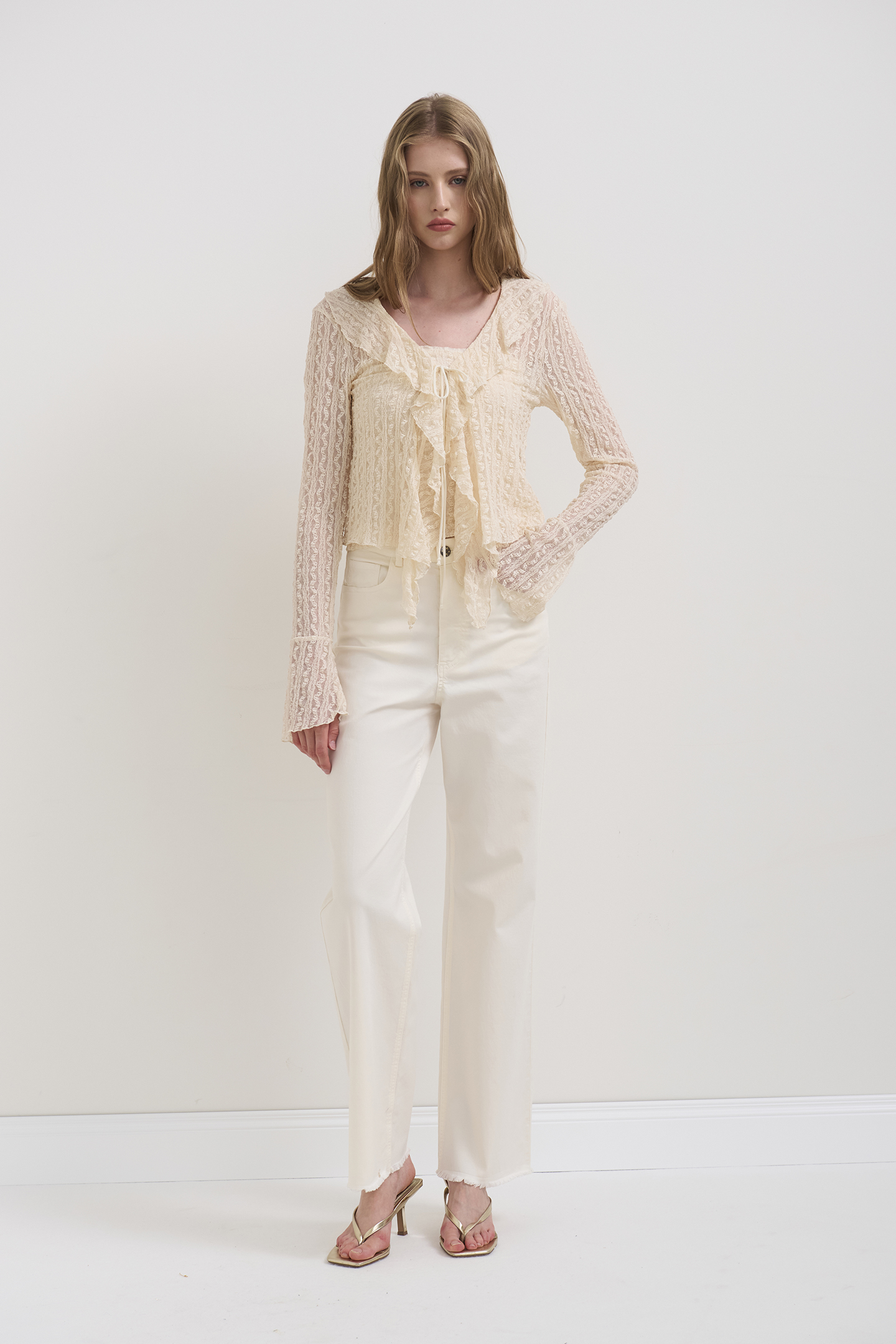 BLUSA CON VOLANT - immagine 2