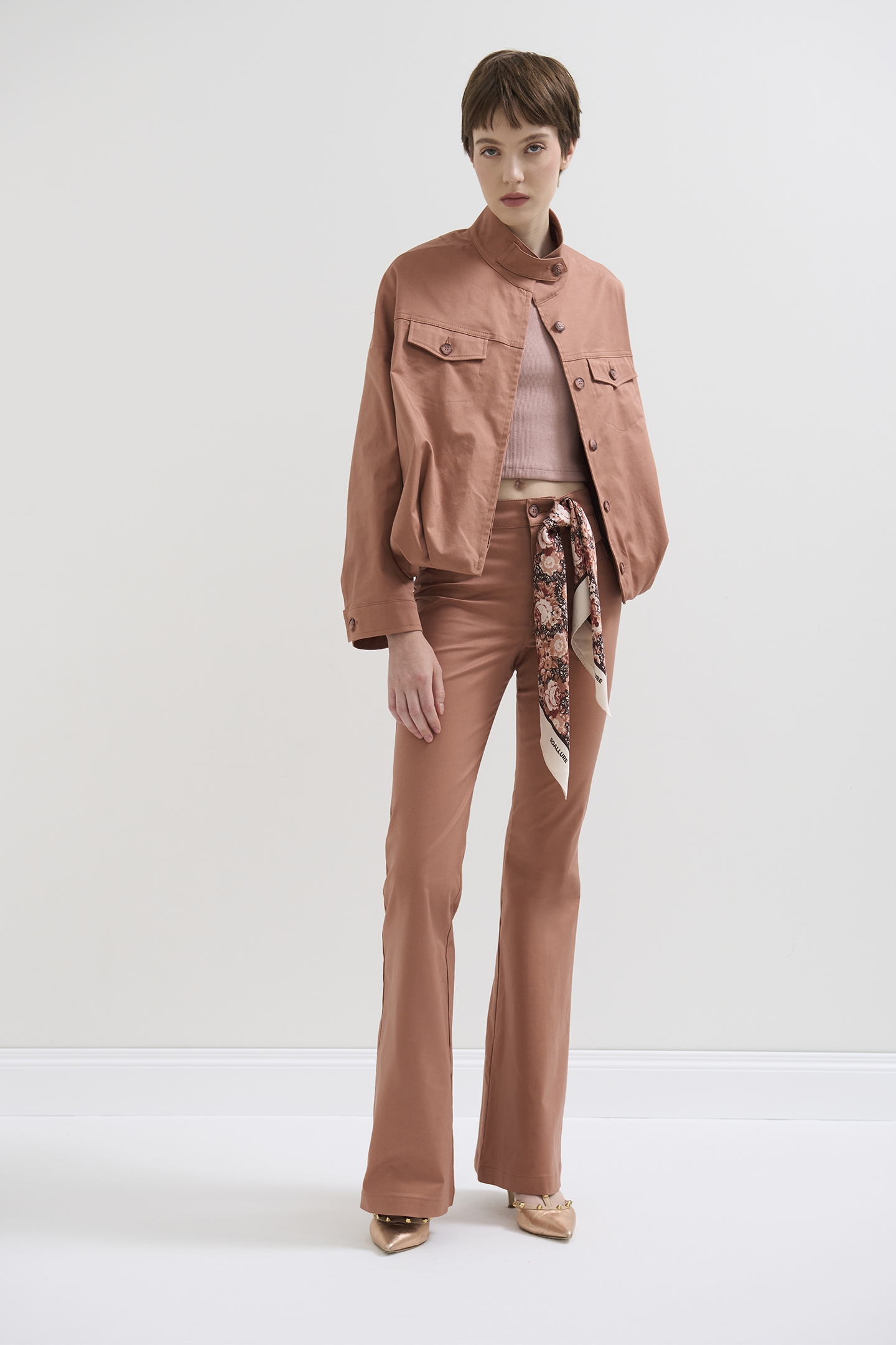 TOP CON SCOLLO ALL'AMERICANA - immagine 3