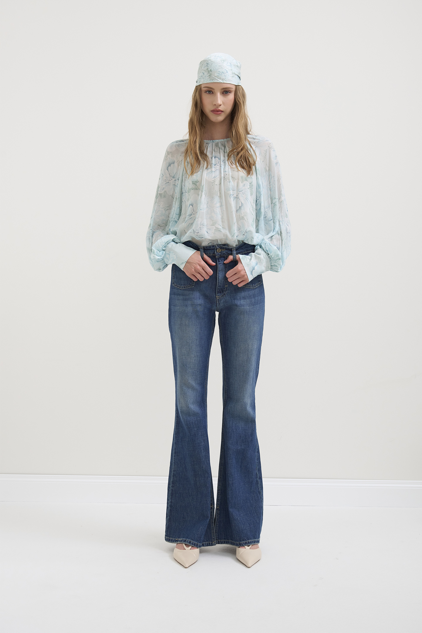 BLUSA CON MOTIVO FLOREALE - immagine 2